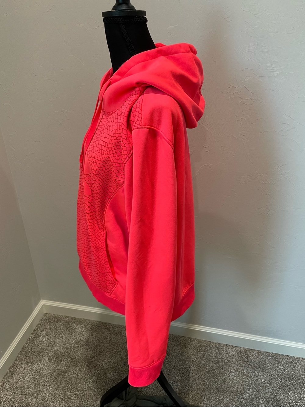 Under Armour Women's Hot Pink Pullover Hoodie Coldgear - Picture 3 of 5